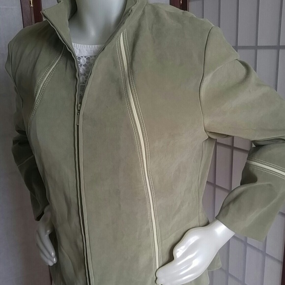 Jacket - Picture 2 of 8